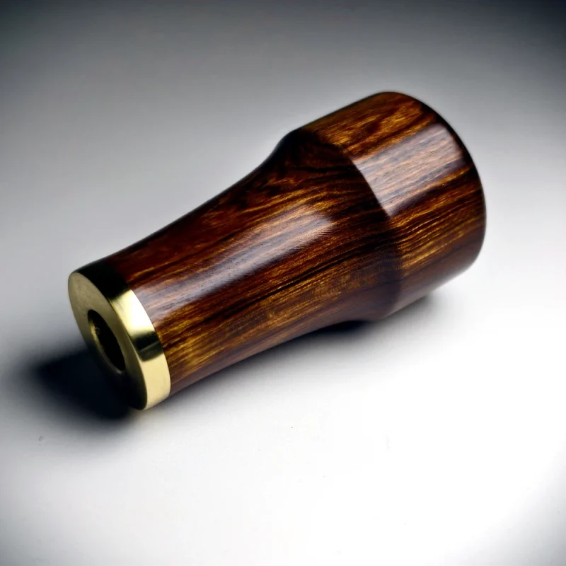 Toyota Schaltknauf aus echtem Rosenholz mit Messingdetails 2 Toyota Holz Schaltknauf Toyota Schaltknauf Messing