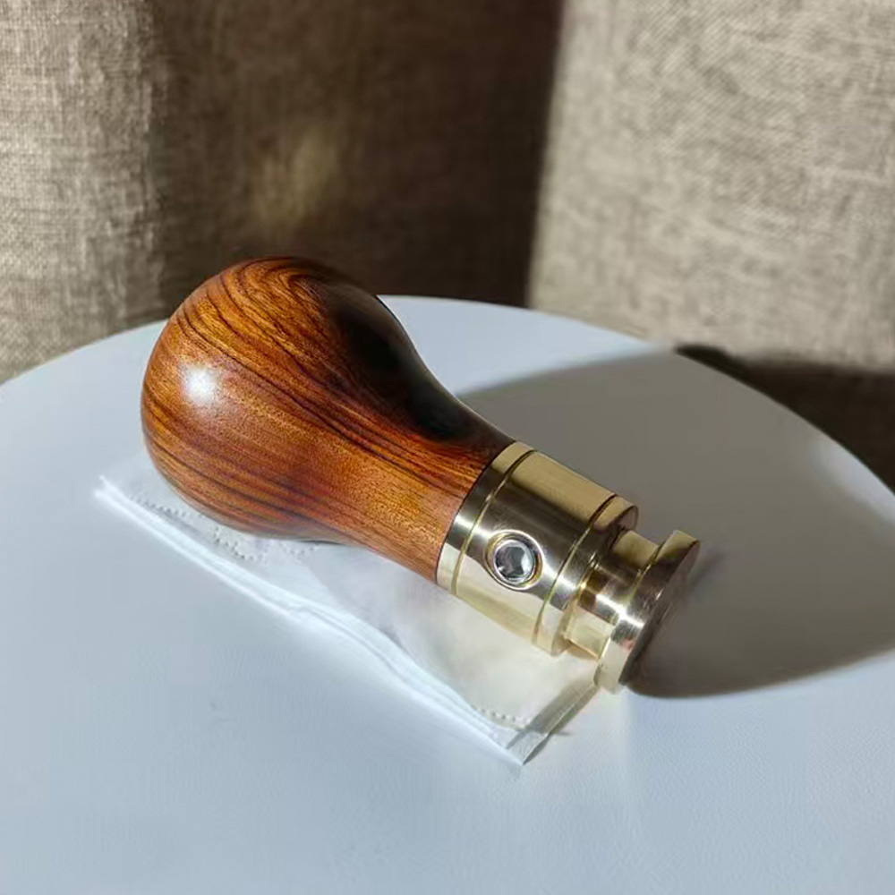 audi-holz-schaltknauf-rosenholz audi-holz-schaltknauf-rosenholz