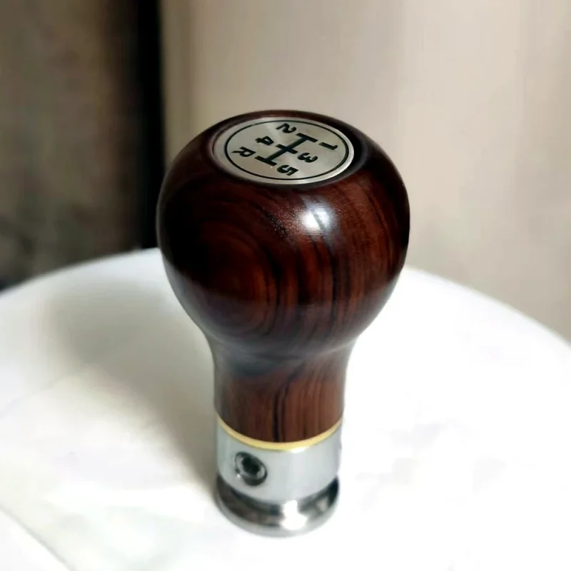 Holz-Schaltknauf für VW Golf GTI Weißes Rosenholz Edelstahl 5-Gang & 6-Gang 5 coolshiftknobs-de-vw-golf-gti-holz-schaltknauf-schaltbild